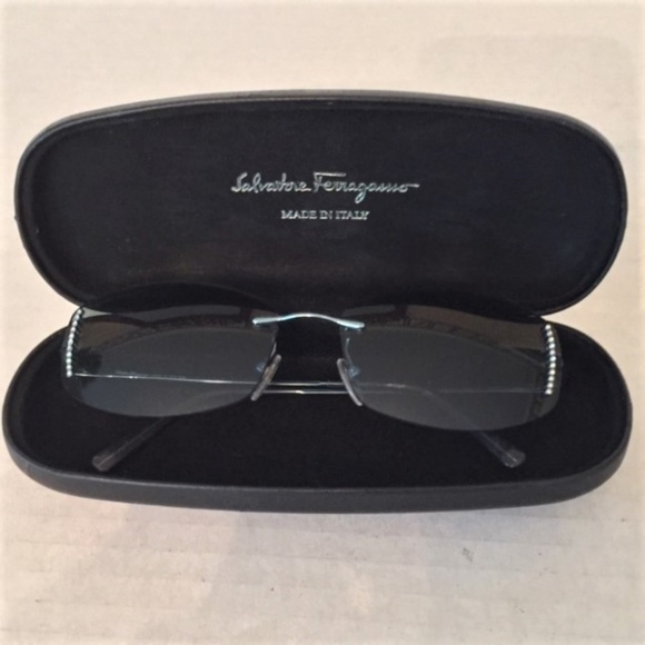 SALVATORE FERRAGAMO sunglasses